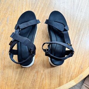 Teva Jadita Universal Sandal